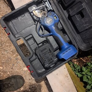 Hyundai HSB 3326 Ψαλίδι Κλαδέματος Μπαταρίας Brushless 21V 2x2.6Ah με Μέγιστη Διάμετρο Κοπής 32mm σε Βαλιτσάκι Μεταφοράς