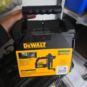 DEWALT DW088CG Αυτορυθμιζόμενο Γραμμικό Αλφάδι Laser Πράσινης Δέσμης 4.5V με Εύρος Εργασίας 50m