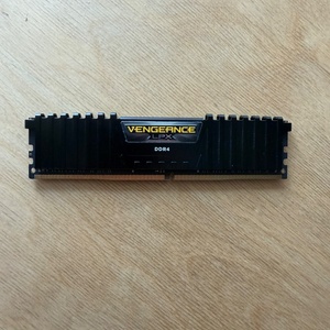 Corsair Vengeance LPX 16GB DDR4 RAM με Ταχύτητα 2400 για Desktop (CM4X16GE2400C14K4)