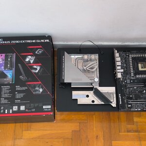 Asus ROG Maximus Z690 Extreme Glacial Motherboard ATX με Intel 1700 Socket