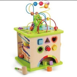 Hape Κύβος Δραστηριοτήτων Country Critters Play Cube από Ξύλο με Ήχους για 12+ Μηνών E1810