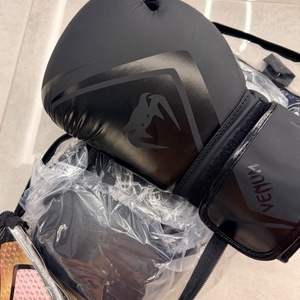 Venum Contender 2.0 VENUM-03540-114 Γάντια Πυγμαχίας από Συνθετικό Δέρμα για Αγώνα Μαύρα