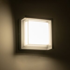 GloboStar Apex Square Επιτοίχια Εξωτερική Πλαφονιέρα LED IP65 10W με Φυσικό Λευκό Φως 17x17x9εκ. 60771