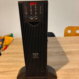 APC Smart-UPS RT On-Line 3000VA 2100W