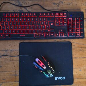 Zeroground KB-1600GUMS Akao Σετ Gaming Πληκτρολόγιο με Φωτιζόμενα πλήκτρα & Ποντίκι (Αγγλικό US)