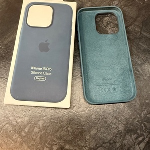 Apple Silicone Case with MagSafe Back Cover Σιλικόνης 1.5mm Lake Green (iPhone 16 Pro) MYYR3ZM/A