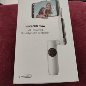 Insta360 Flow Gimbal Κινητού με Σταθεροποιητή 3 Αξόνων και 12 ώρες λειτουργίας Λευκό