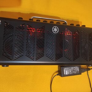 Yamaha THR10 Mini Ενισχυτής Ηλεκτρικής Κιθάρας 2 x 8" 10W Μπεζ