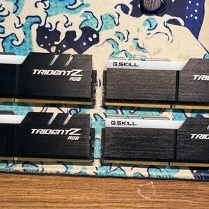 G.Skill Trident Z RGB DDR4 32GB RAM με 4x8GB Modules και Ταχύτητα 3200 για Desktop F4-3200C16Q-32GTZRX