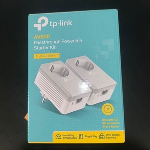 TP-LINK TL-PA4010P KIT v4 Powerline Διπλό για Ενσύρματη Σύνδεση με Passthrough Πρίζα και Θύρα Ethernet