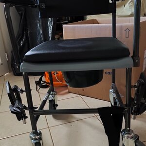 Invacare Cascata Αναπηρικό Αμαξίδιο Μπάνιου Απλού Τύπου με Απλή Πλάτη 60cm H720T