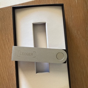 Ledger Ledger Nano X Cryptocurrency Wallet
