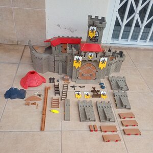 Playmobil Μεγάλο Κάστρο των Λεοντόκαρδων Ιπποτών κομμάτια και αξεσουάρ