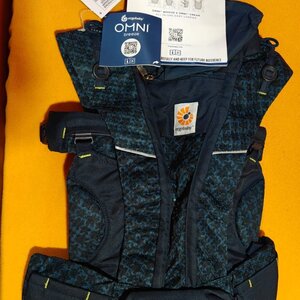 Ergobaby Omni Breeze σκουρο μπλε με σχεδια