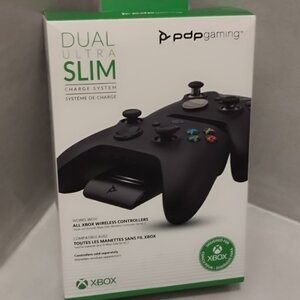 PDP Dual Ultra Slim Charge system Βάση Φόρτισης για 2 χειριστήρια Xbox Series X/S Μαύρη 049-009-EU