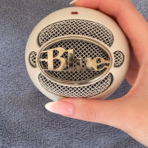 Blue Microphones Snowball Πυκνωτικό Μικρόφωνο USB Επιτραπέζιο για Φωνητικά σε Λευκό Χρώμα