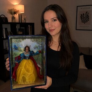 Mattel Disney Princess Χιονάτη Συλλεκτική Κούκλα Disney Princess για 3+ Ετών HVY53