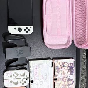Nintendo Switch Oled White + Accessories Bundle
