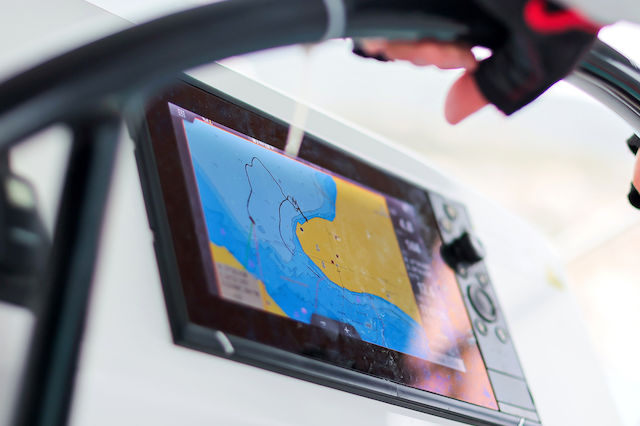 Ghid de cumpărare: Cum să alegi GPS Plotterul și ecoulotul potrivite