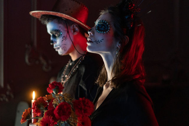 Trick or treat? Choose the first one. Discover the spookiest costumes!