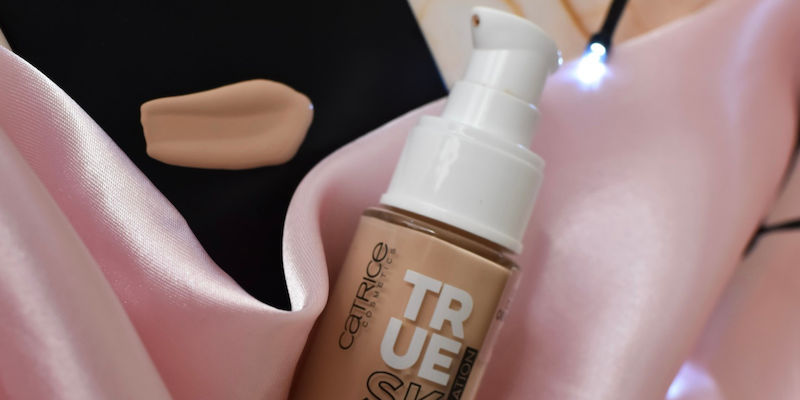 CATRICE True Skin Foundation - Überprüfung: Ein erschwingliches "Juwel", das es wert ist, ausprobiert zu werden!