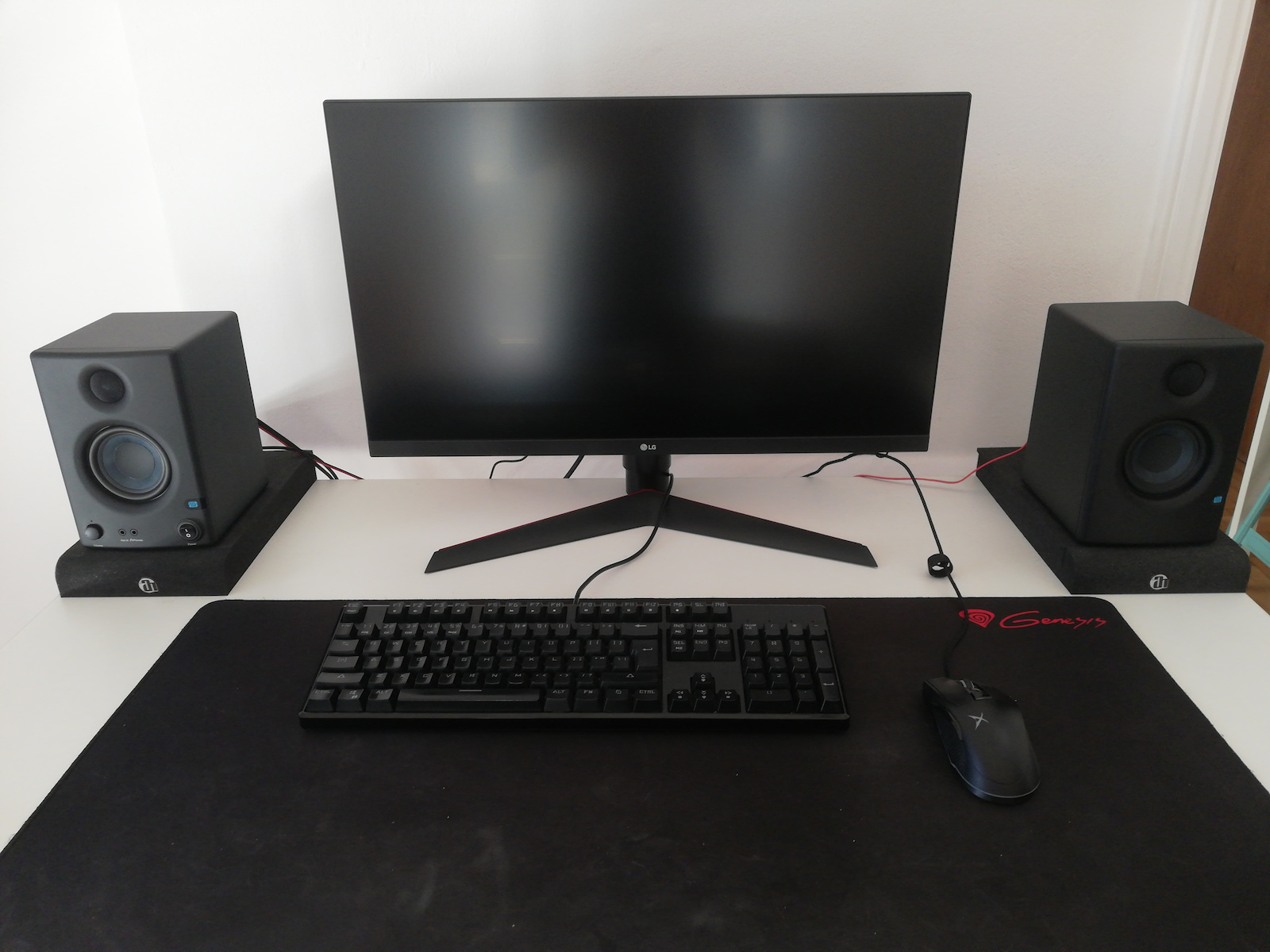 LG UltraGear 27GL650F-B IPS HDR Монитор 27" FHD 1920x1080 144Hz с Време за Реакция 5мс GTG