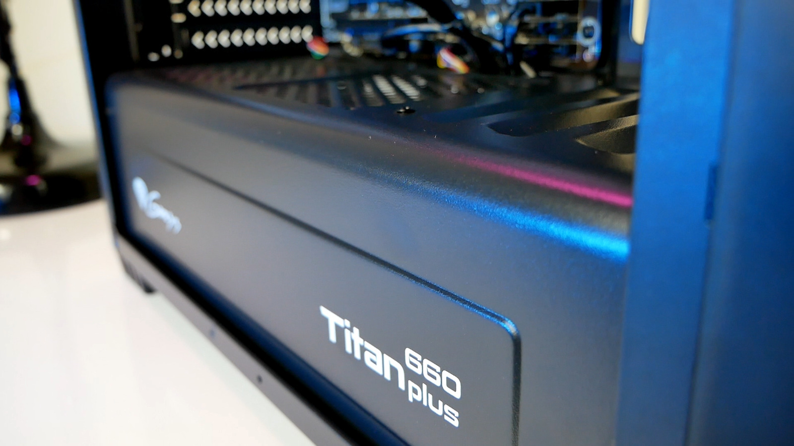 Natec Titan 660 Plus Gaming Midi Tower Κουτί Υπολογιστή με Πλαϊνό Παράθυρο Μαύρο