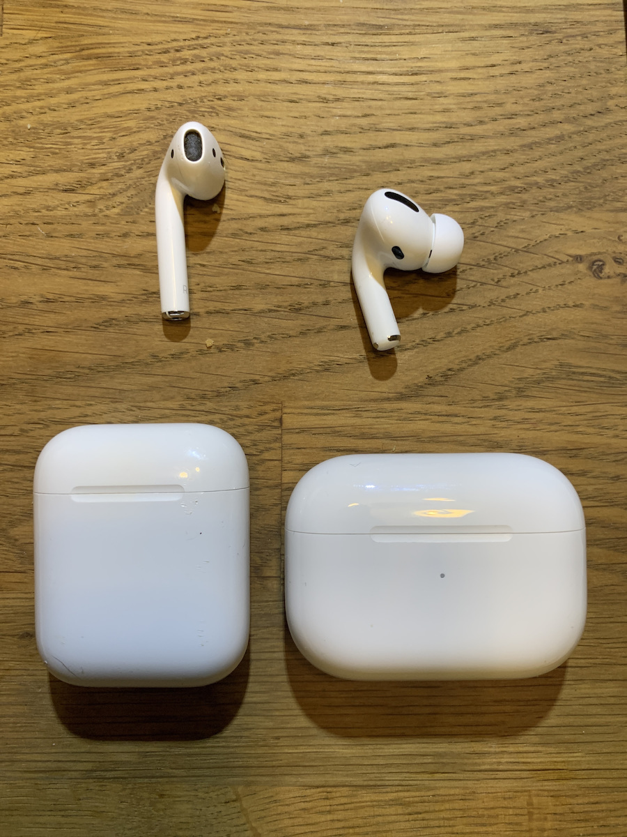 Apple AirPods Pro (1st Gen) In-ear Bluetooth Handsfree Earphones with Sweat Resistance and Charging Case White