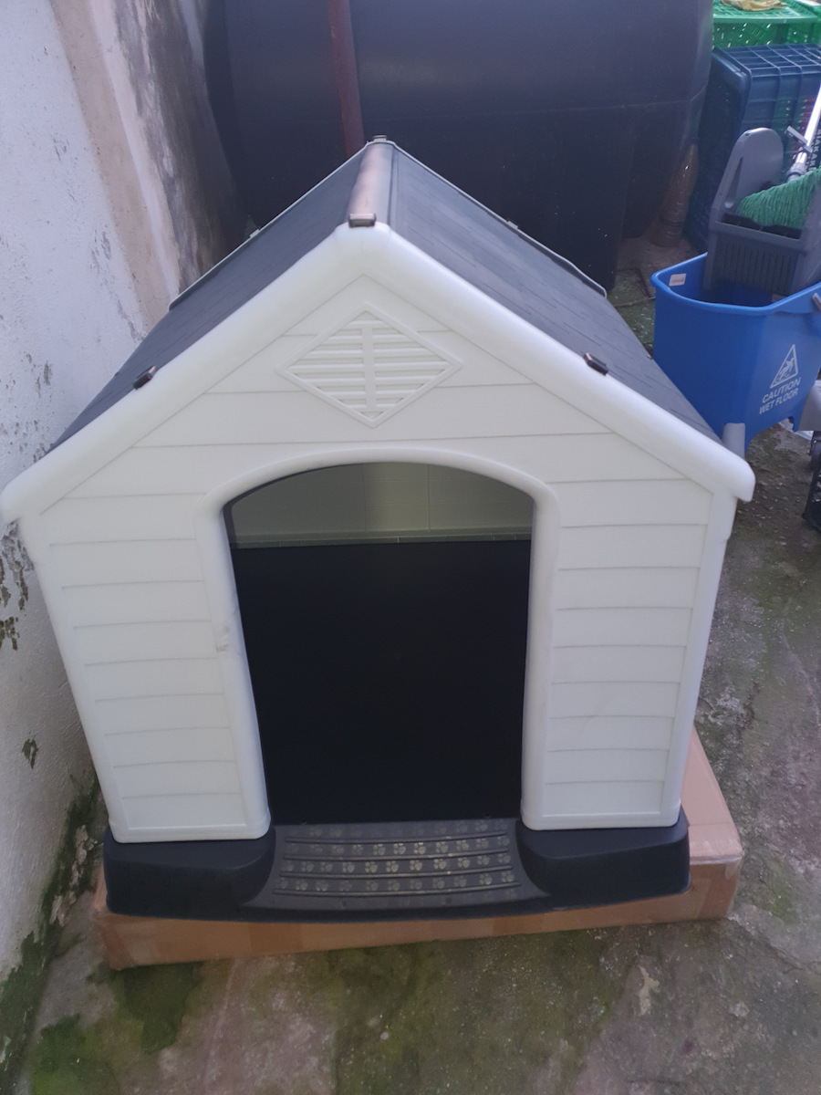 Vesta XXLarge Hundehaus Groß Kunststoff Außenbereich Weiß 123x110x114cm