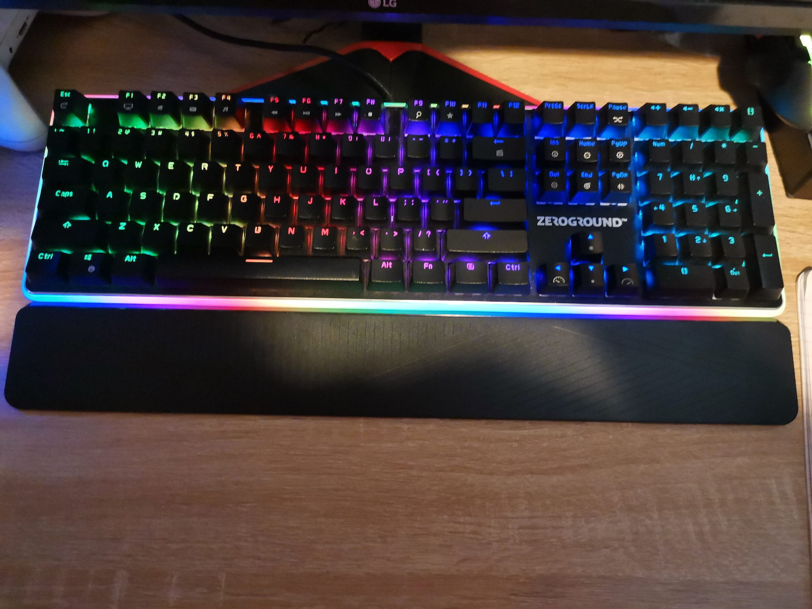 Zeroground KB-2800G Satomi Gaming Μηχανικό Πληκτρολόγιο με Outemu Red διακόπτες και RGB φωτισμό (Αγγλικό US)