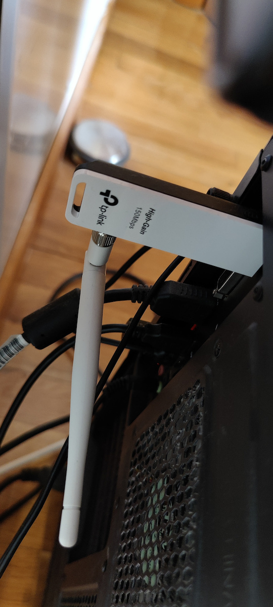 TP-LINK TL-WN722N USB Network Adapter with Wireless Wi-Fi Connection 150Mbps and Detachable Antenna (Standard v3)