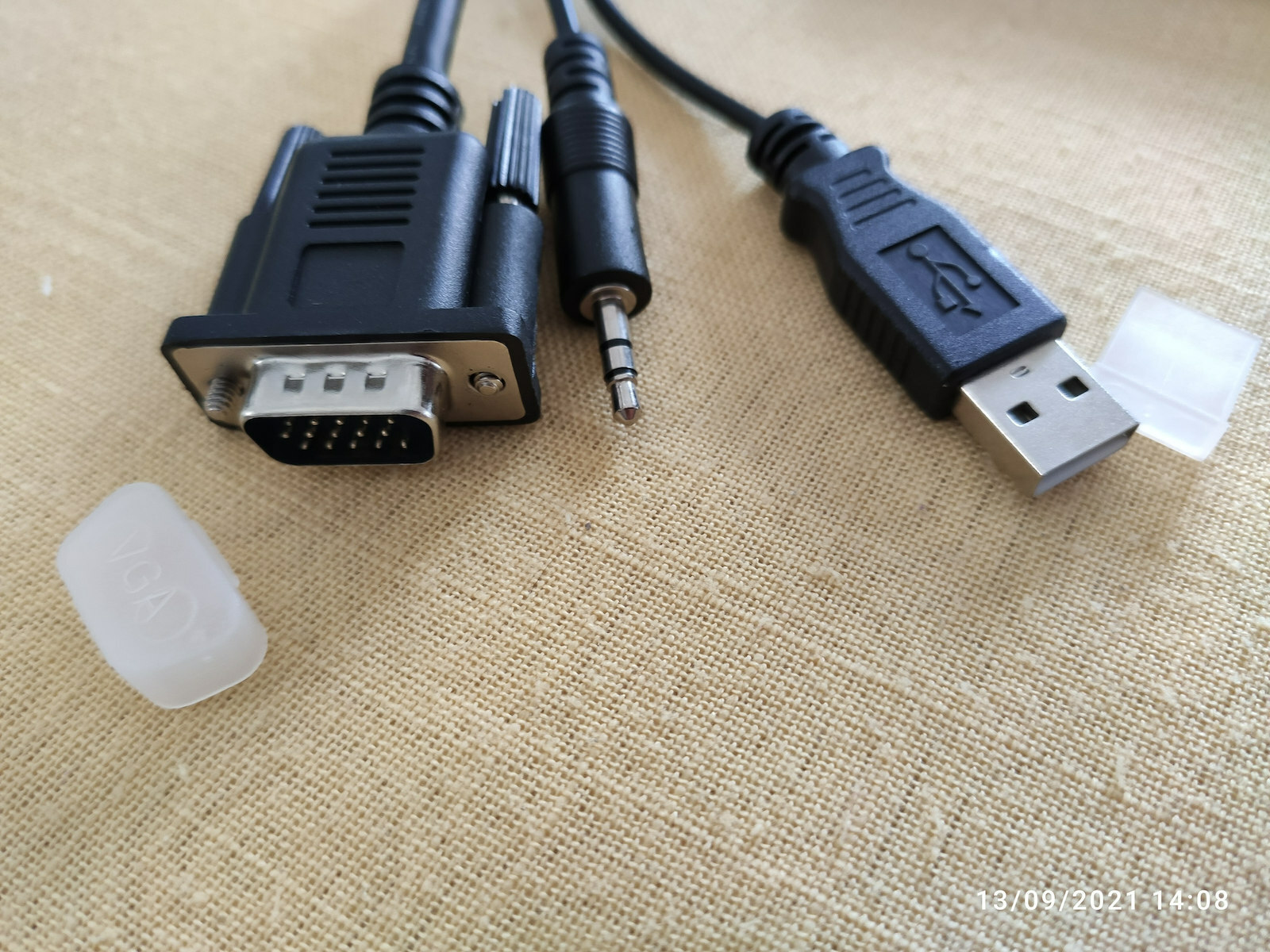 Powertech Конвертор HDMI мъжки към 3.5mm / USB-A / VGA женски Черен 1бр CAB-H142
