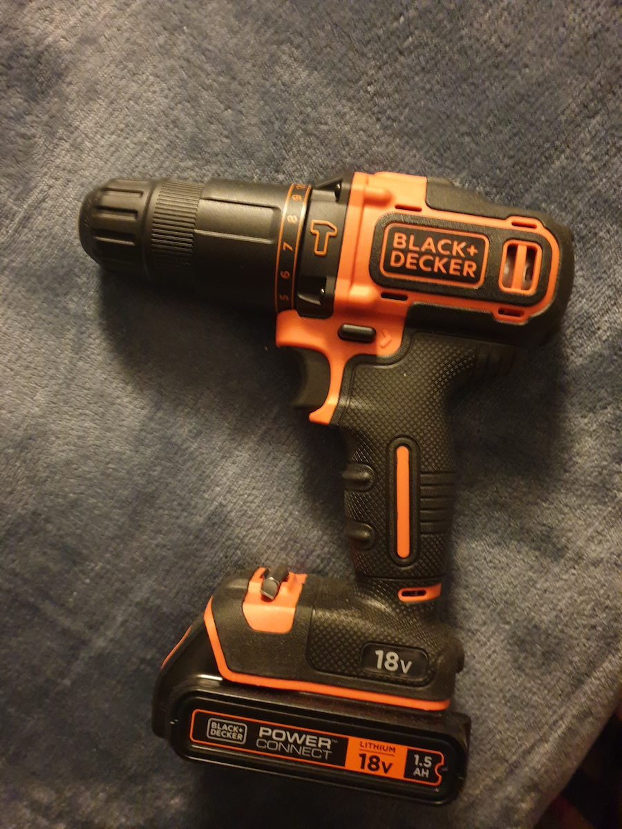 Black & Decker Κρουστικό Δραπανοκατσάβιδο Μπαταρίας 18V 2x1.5Ah