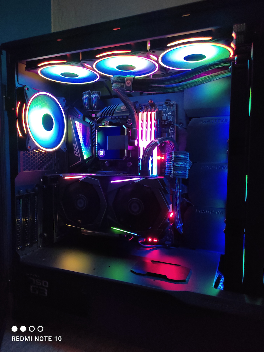 MSI MEG X570 Ace WLAN Motherboard ATX mit AMD AM4 Socket
