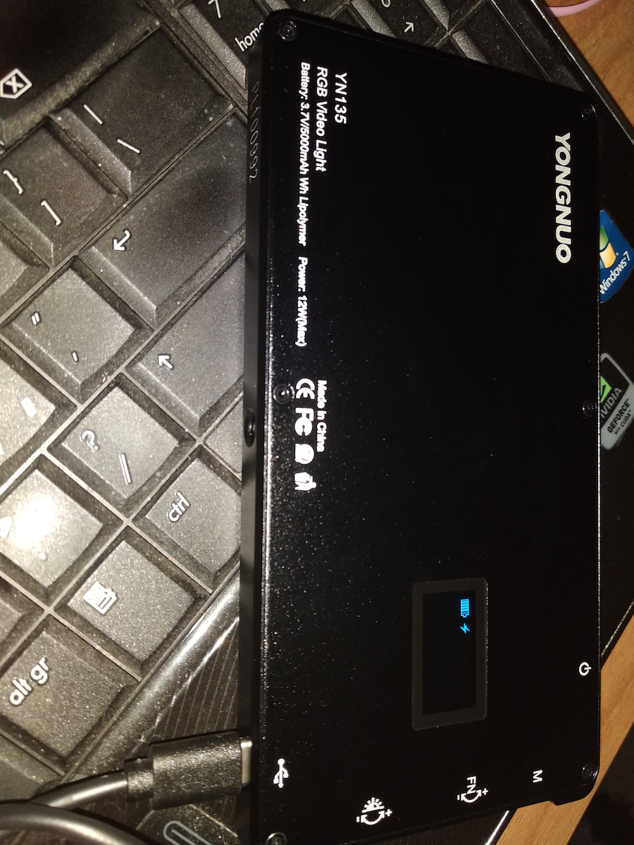 Yongnuo YN135RGB Lumină LED 5500K cu Luminozitate 1180lm