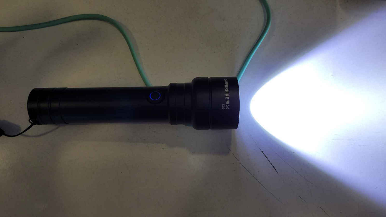 Superfire Επαναφορτιζόμενος Φακός LED IP46 με Μέγιστη Φωτεινότητα 1100lm