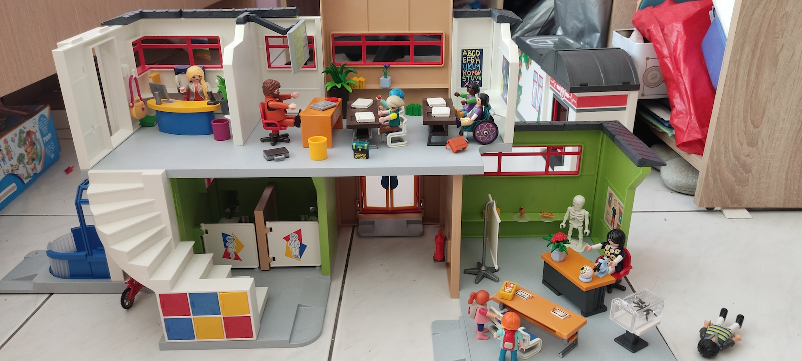 En del fantom skære Playmobil City Life Επιπλωμένο Σχολικό Κτίριο για 5+ ετών 9453 | Skroutz.gr