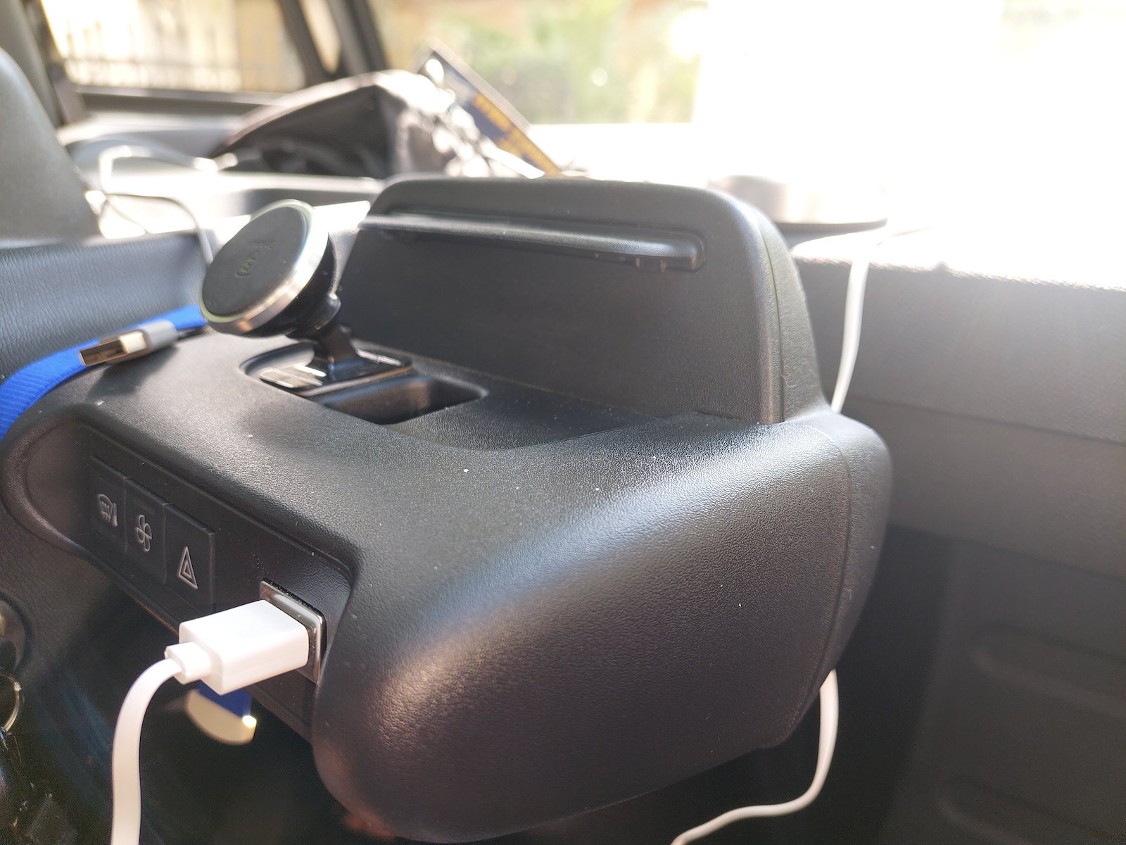 Baseus Car Mobile Mount with Magnet Silver