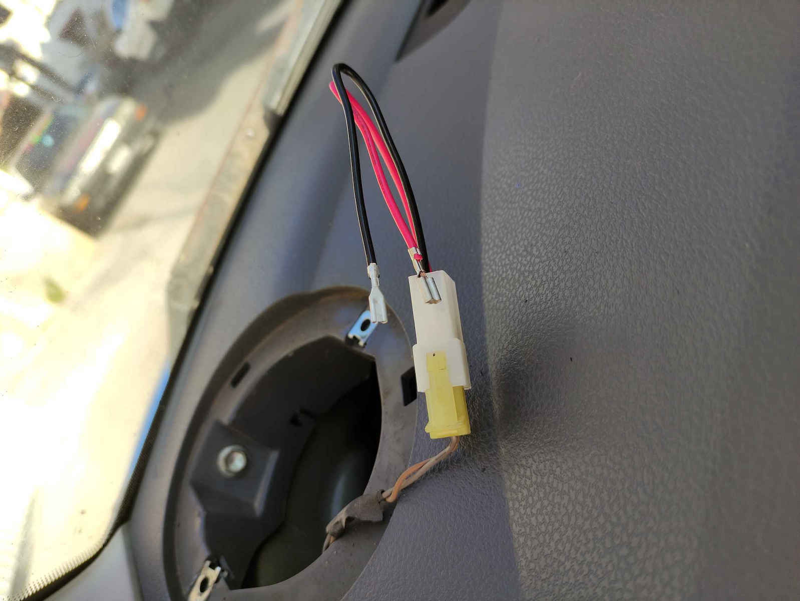 Phonocar Car Audio ISO Plug Chevrolet / Daihatsu / Ford / Mazda / Subaru / Suzuki