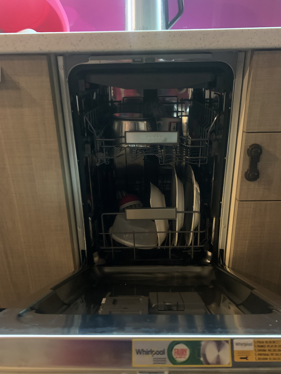 Whirlpool Built-in Dishwasher for 10 Place Settings W44.8xH82cm