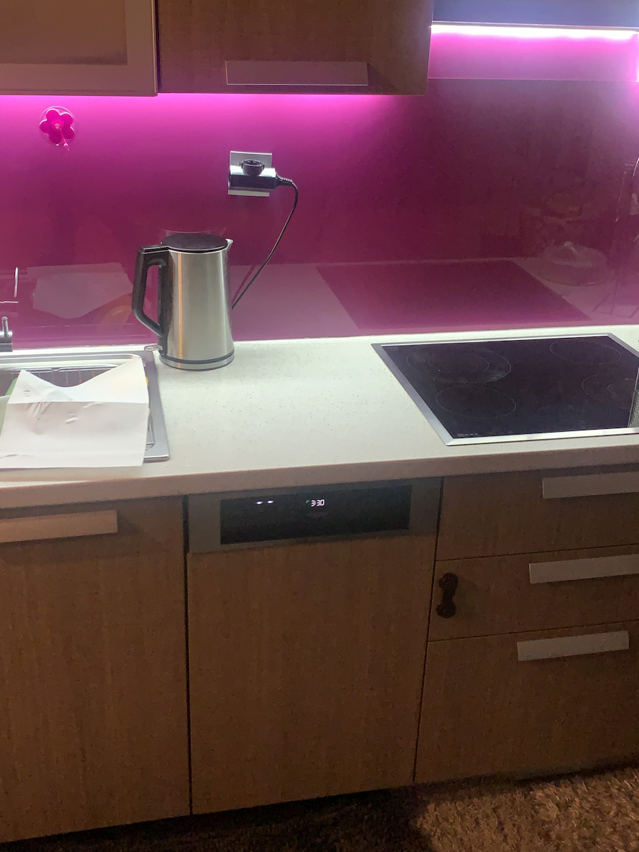 Whirlpool Built-in Dishwasher for 10 Place Settings W44.8xH82cm