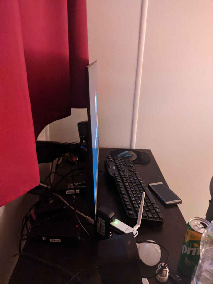 HP 27es IPS Monitor 27" FHD 1920x1080 cu Timp de Răspuns 7ms GTG