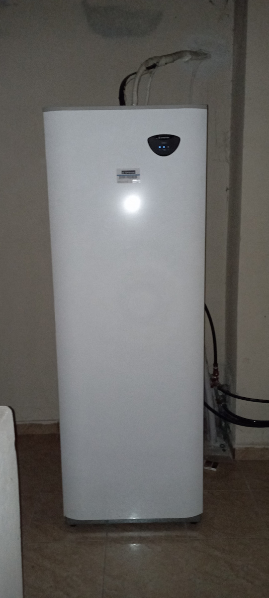 Ariston Nimbus Compact 40 S Net Топлопомпа 3.5кВт Едната фаза 60°C Сплит