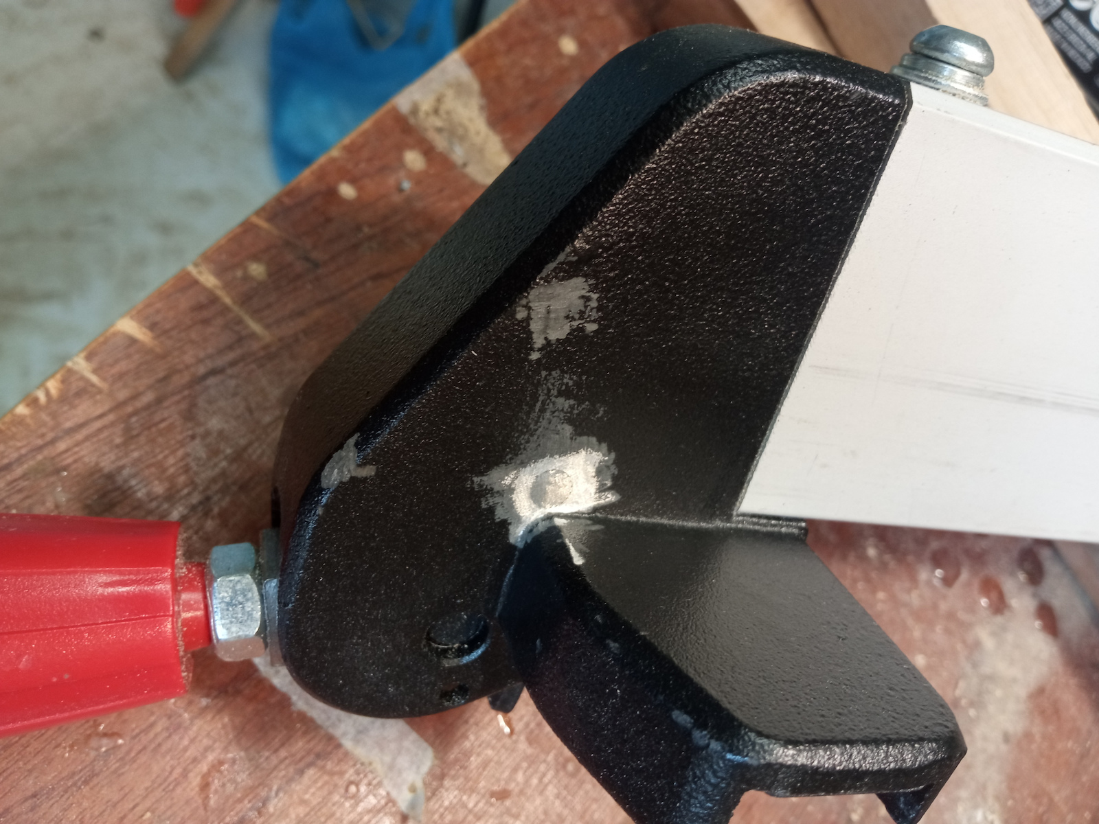 Metabo BAS 261 Πριονοκορδέλα με Ισχύ 400W, Δίσκο Κοπής Διαμέτρου 100mm & Ταχύτητα Κοπής 735rpm