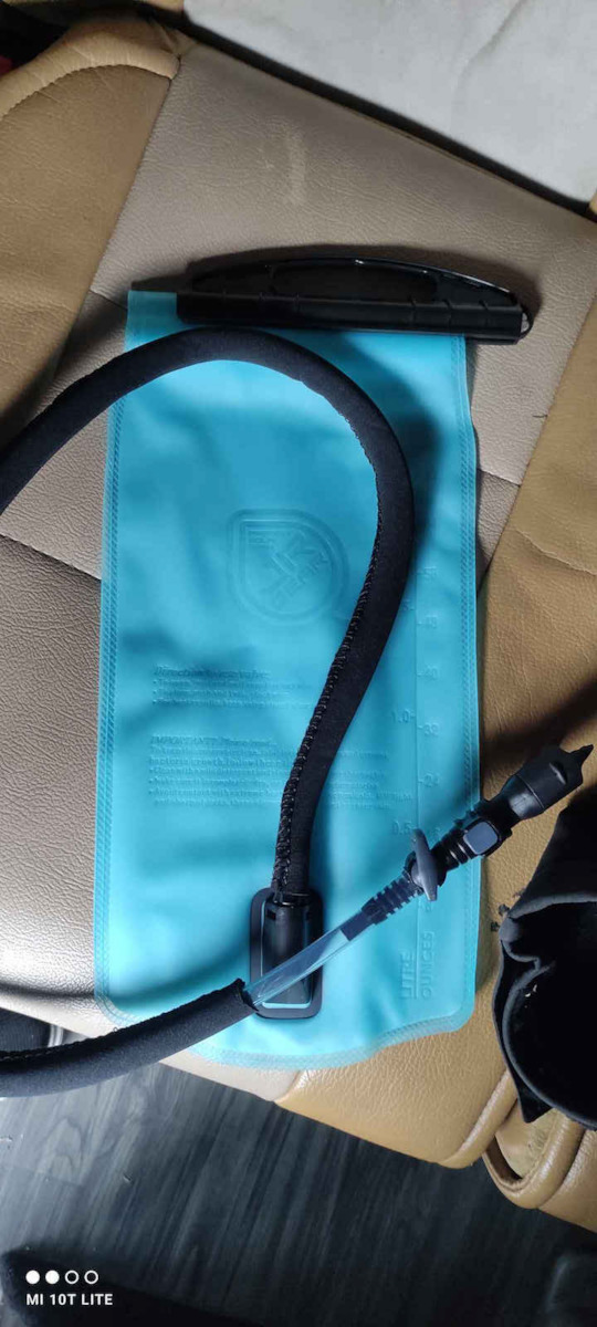 JR Gear 2L Water Bladder Blue