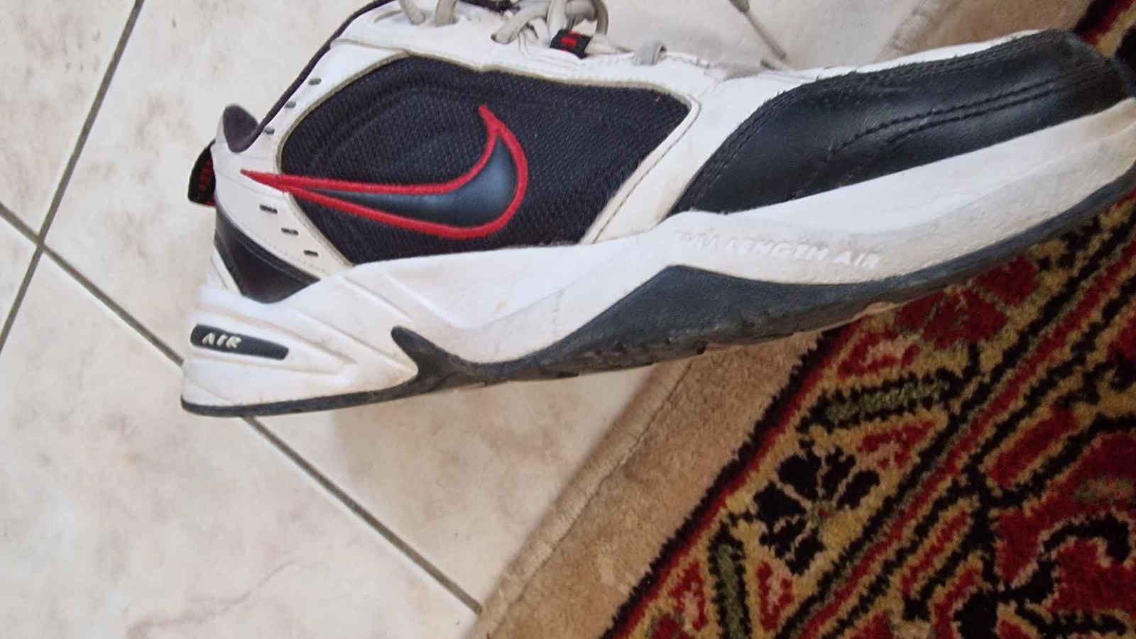 Air Monarch IV Sneakers White / Black