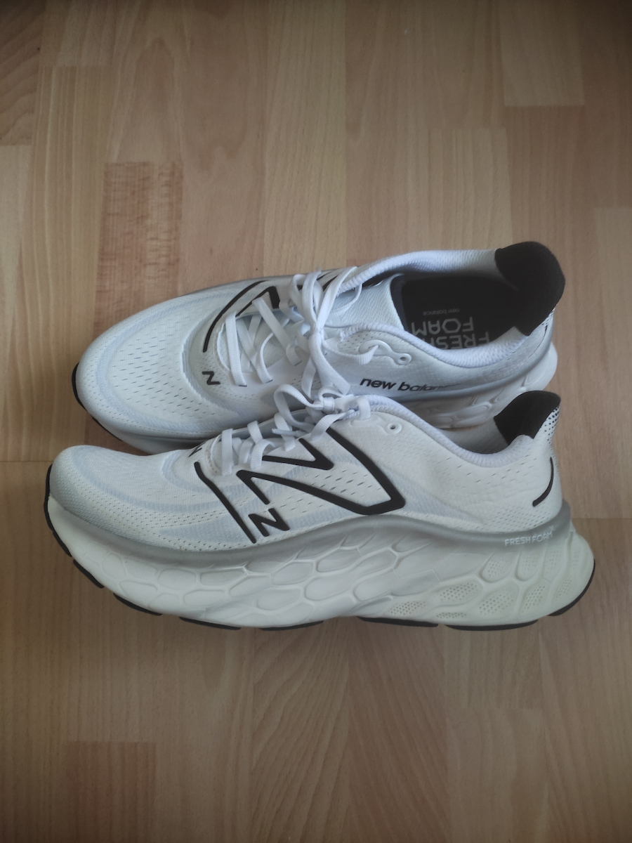 Fresh Foam X More v4 Men's Running Sport Shoes White