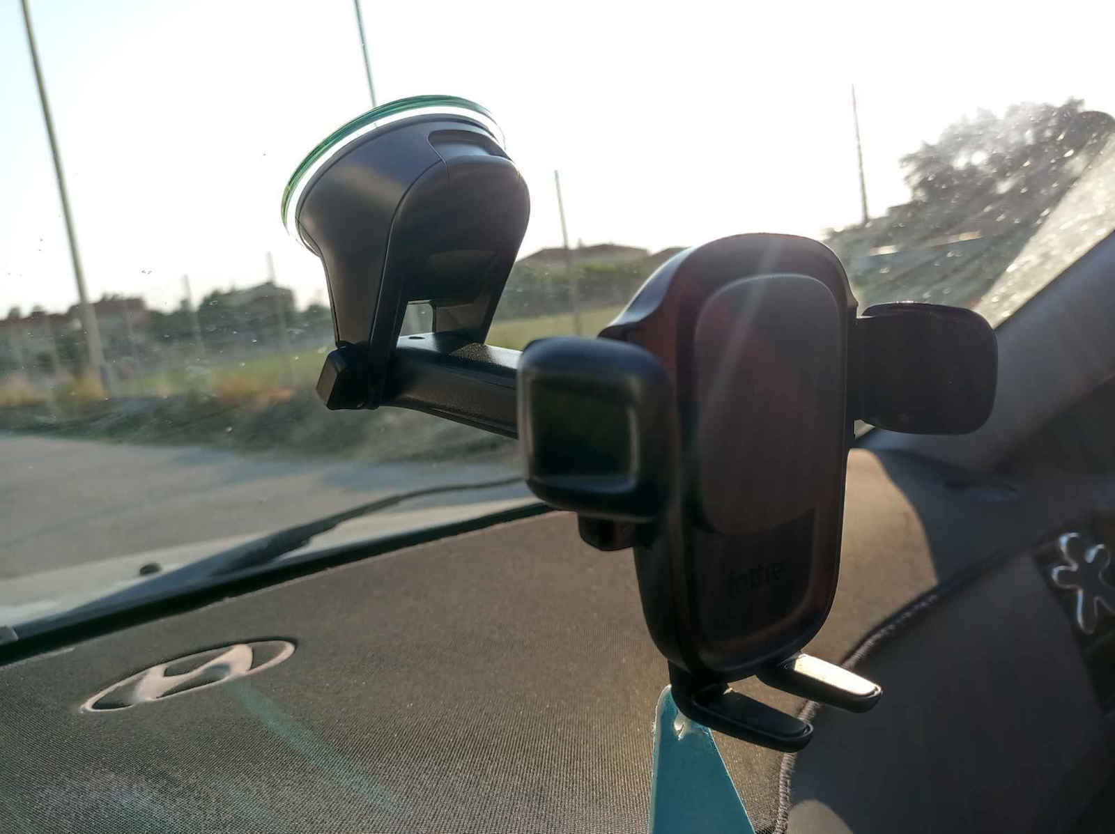 iOttie Easy One Touch 5 Suport Auto pentru Telefon 5" - 8" cu cârlige reglabile Neagră