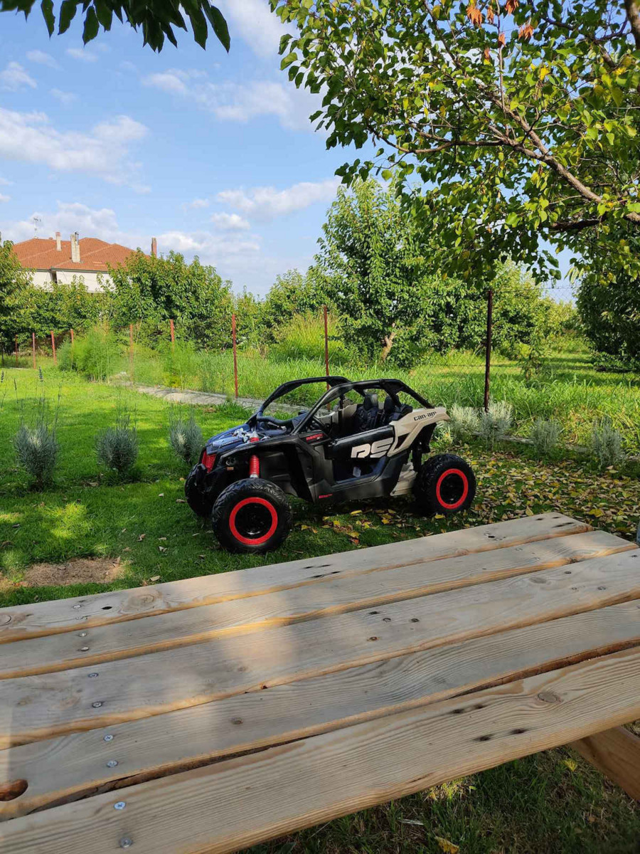 Can-am Maverick Rs Две Места с Дистанционно Управление Лицензиран 24 Волта Черен