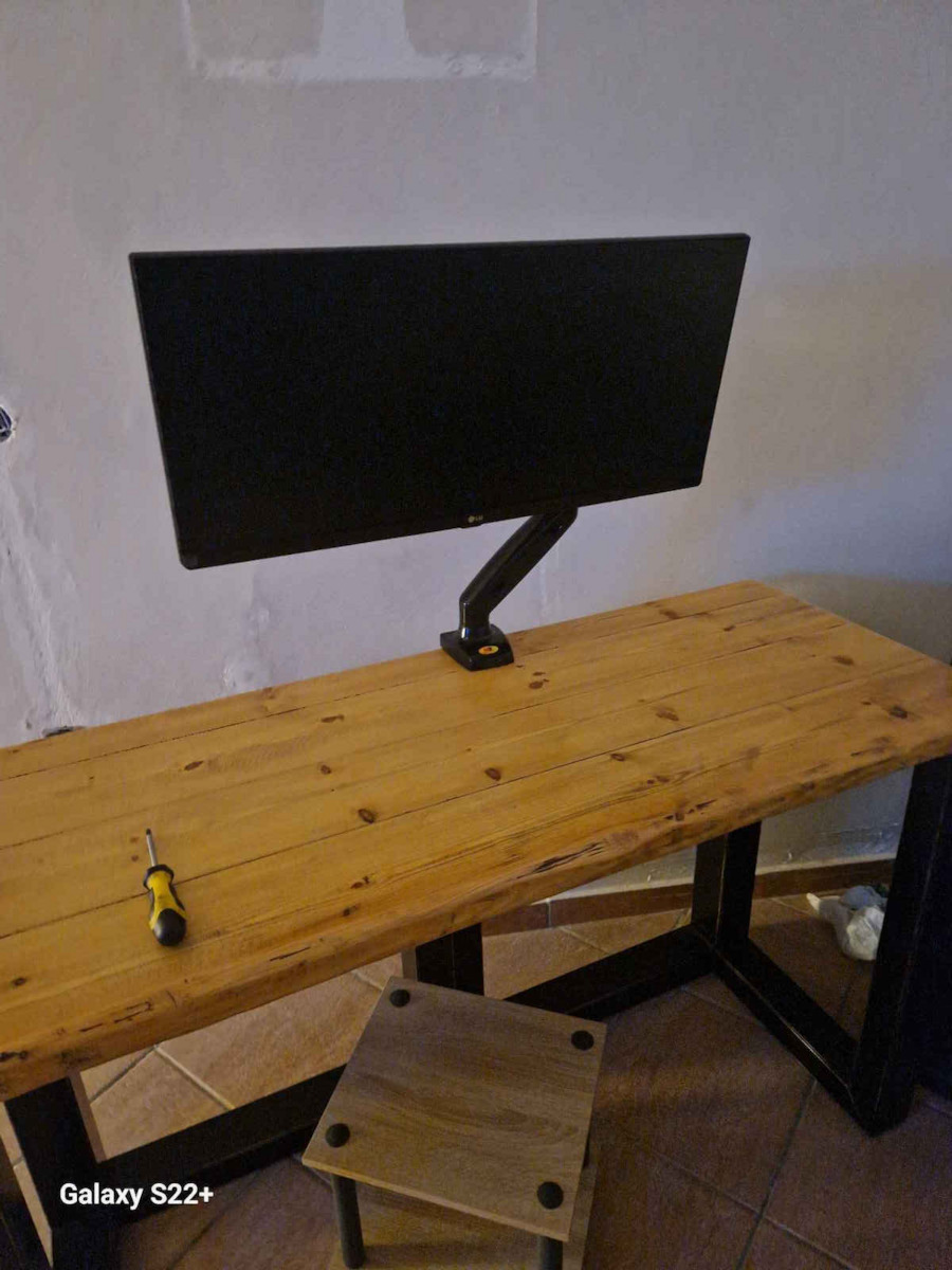 North Bayou NB North Bayou F80 Stand Desk Mounted Monitor up to 30" with Arm